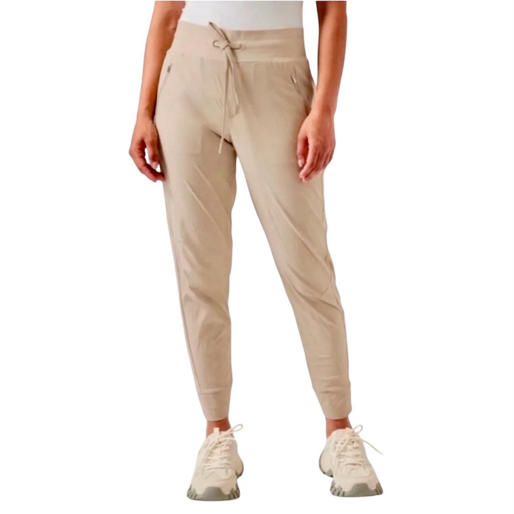 Athleta Trekkie North Jogger Pants Light Tan Lightweight Women’s Size‎ 12
